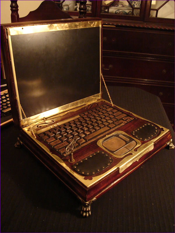 Amazing Steampunk Laptop - Gadizmo.com