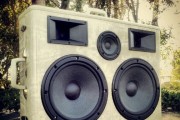 boomcase-vintage-luggage-dual-woofer-epic