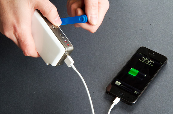 SOSCharger-hand-powered-crank-smartphone-charger